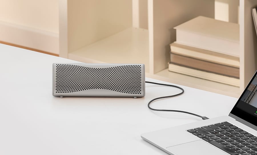 Новое поколение портативной Bluetooth-колонки KEF Muo разработано компанией KEF для тех, кто ценит высокое качество звука и практичность в повседневной жизни.