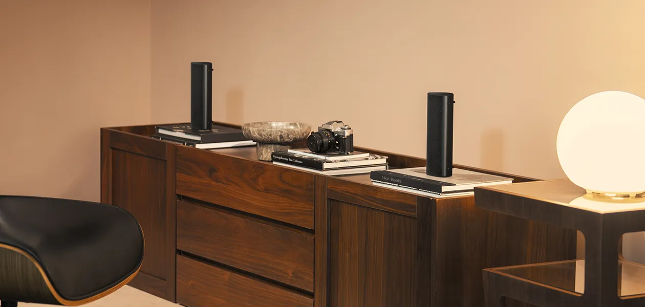 Новое поколение портативной Bluetooth-колонки KEF Muo разработано компанией KEF для тех, кто ценит высокое качество звука и практичность в повседневной жизни.